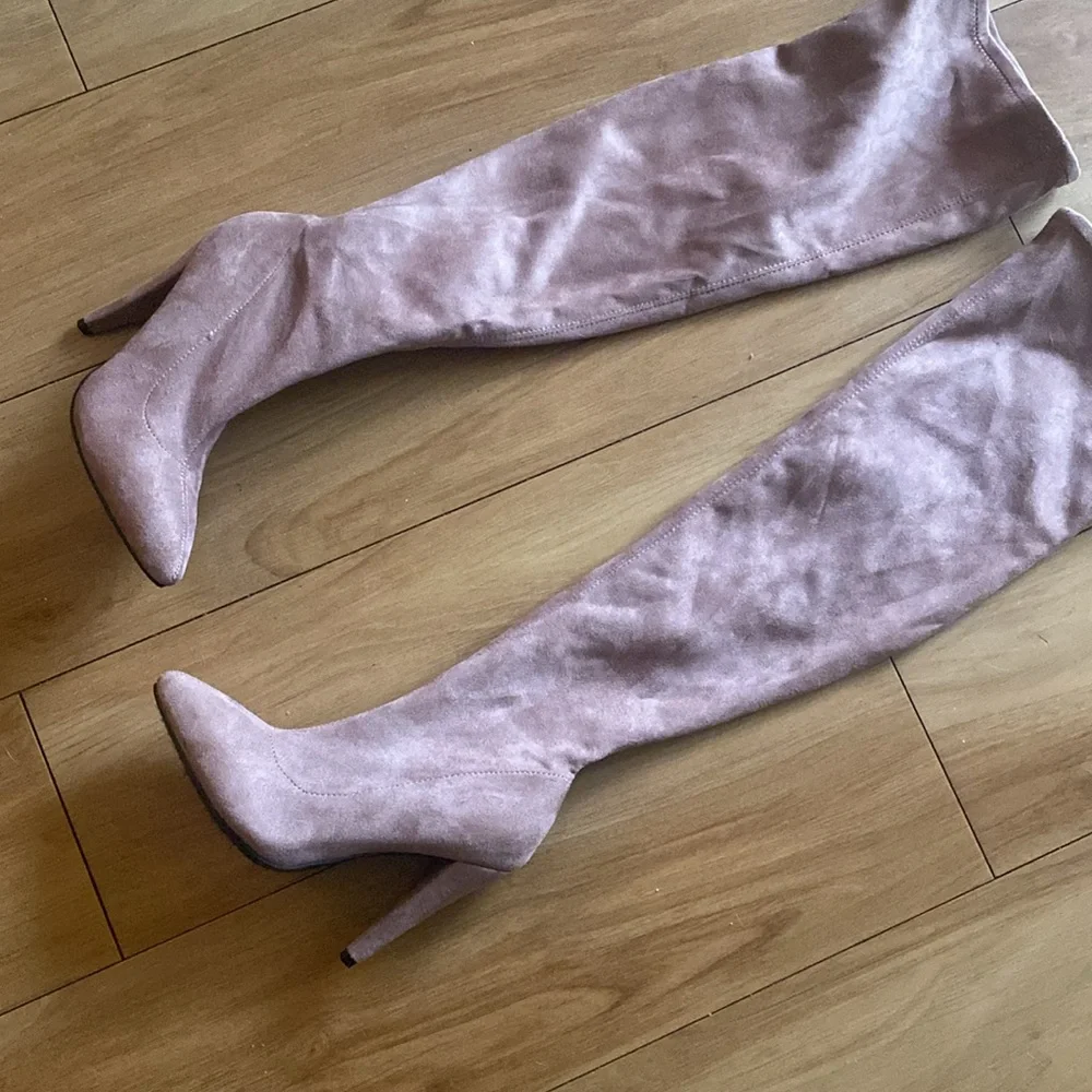 Rose thigh high boots - Picture 4 of 7